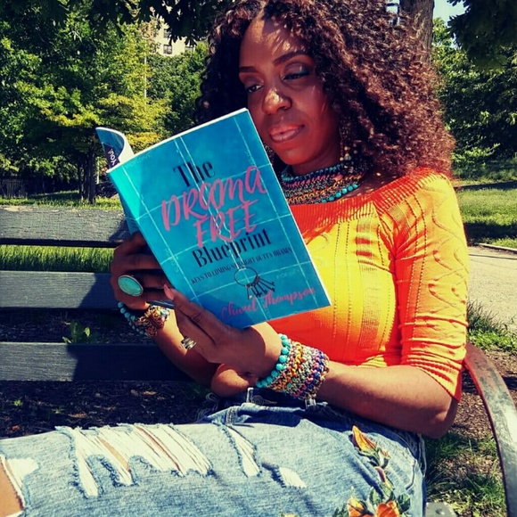 Meet your Posher, Elle - Picture 3 of 4